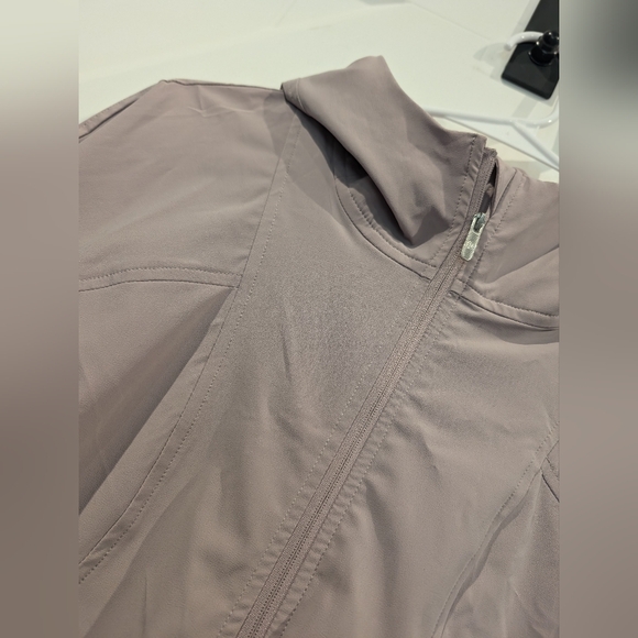 Lululemon Pack It Up Jacket size 8 - Picture 6 of 8